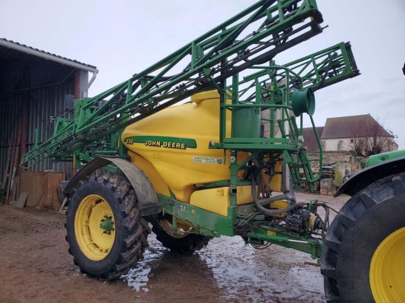 Crop protection John Deere 832i