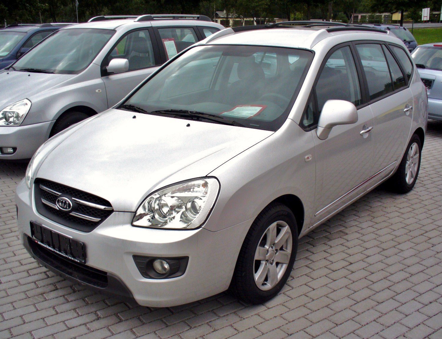 Van Kia CARENS