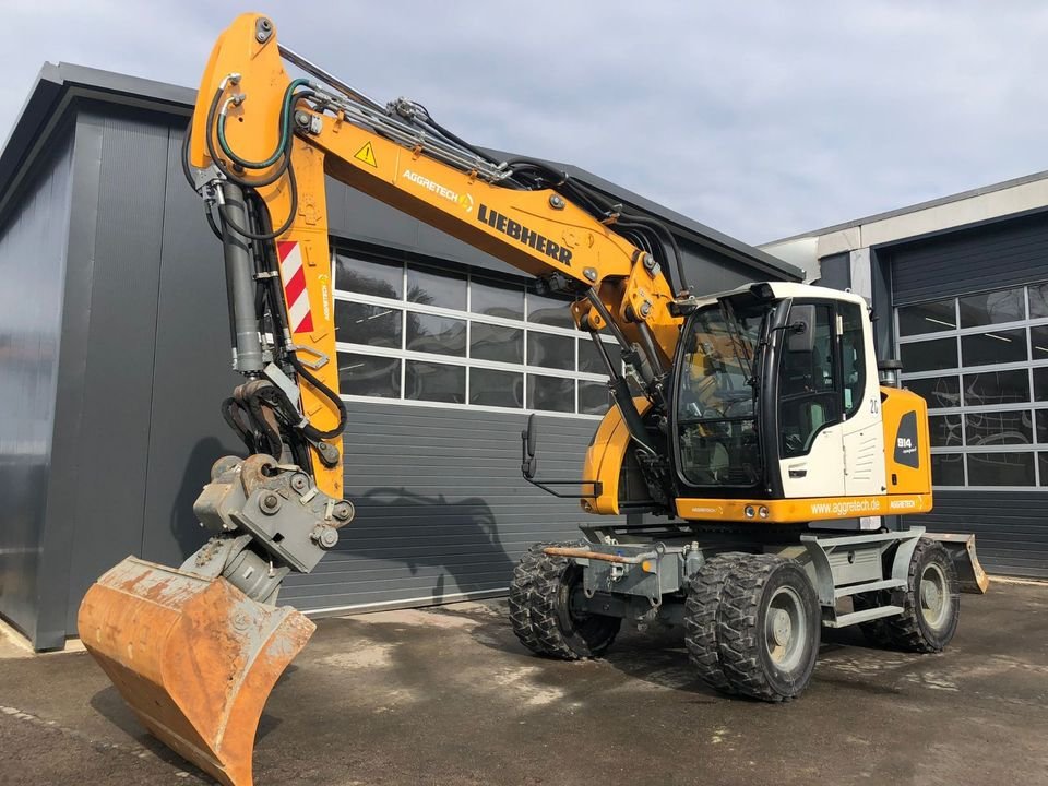 Liebherr A914C