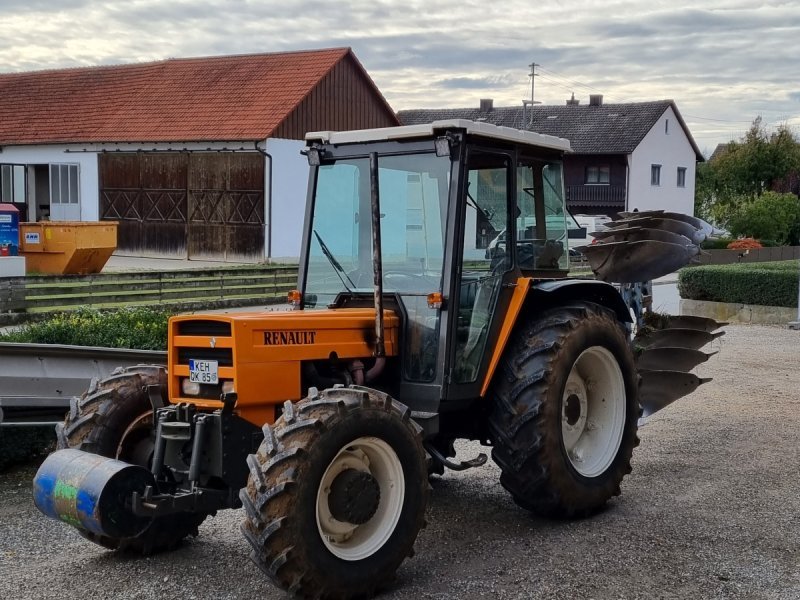 Tractor Renault 851 (S)