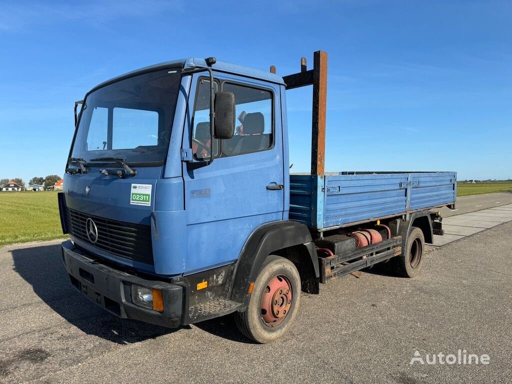 Lastwagen Mercedes Benz 809 /425