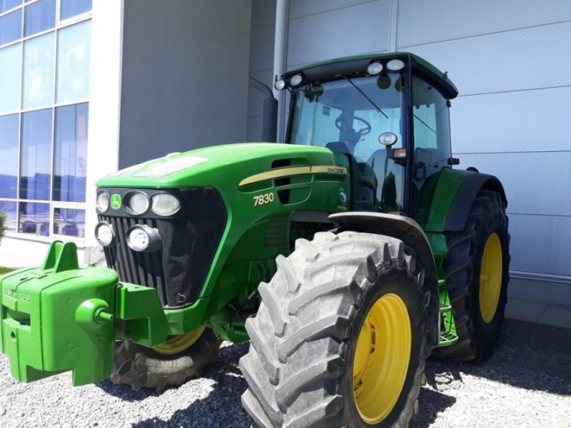 Traktor John Deere 7830
