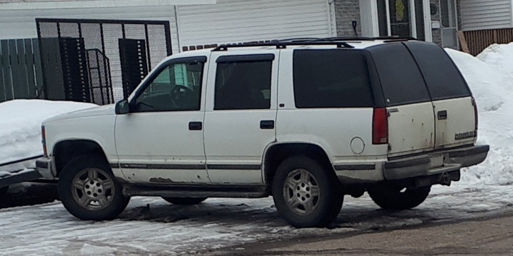 Van Chevrolet TAHOE 4 DOOR
