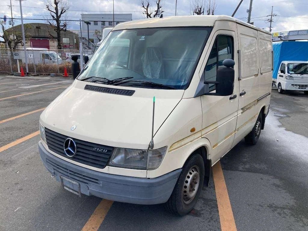 Van Mercedes Benz 212 D-KA