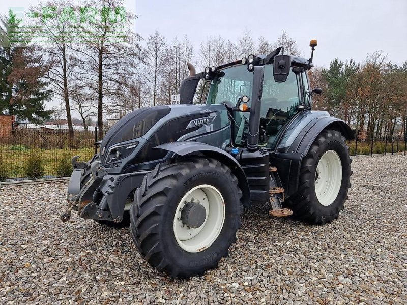 Valtra T121