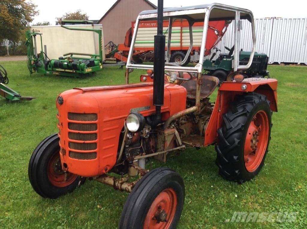 Tractor Zetor 4011