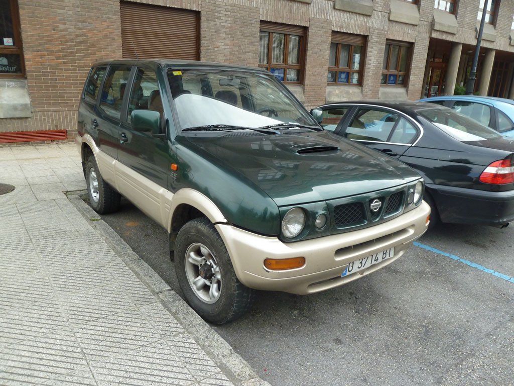 Van Nissan TERRANO 2.7TDI