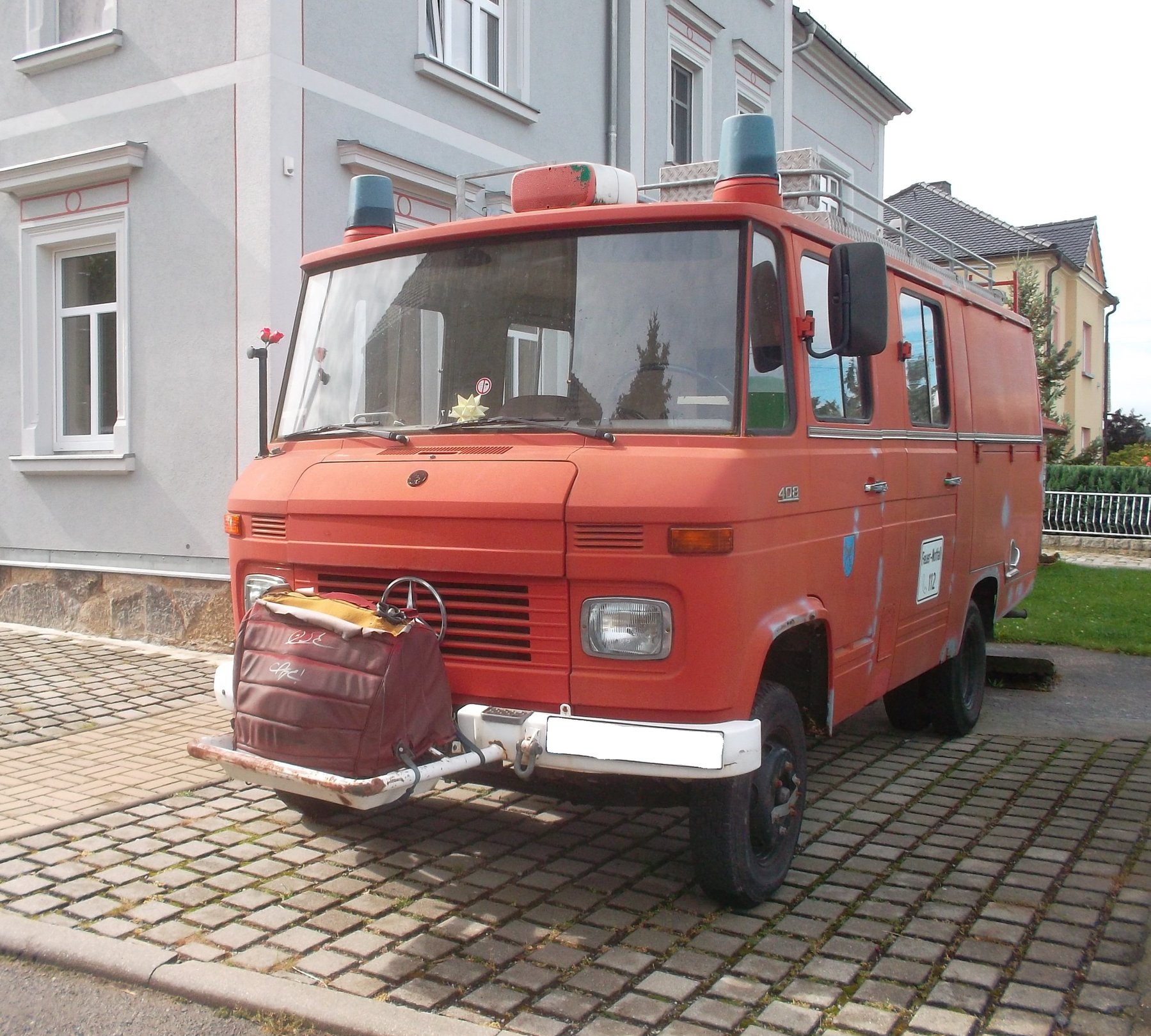 Truck Mercedes Benz LF408G