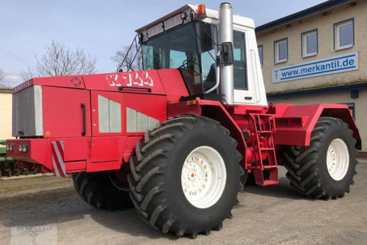 Tractor Kirovets K-744-P1