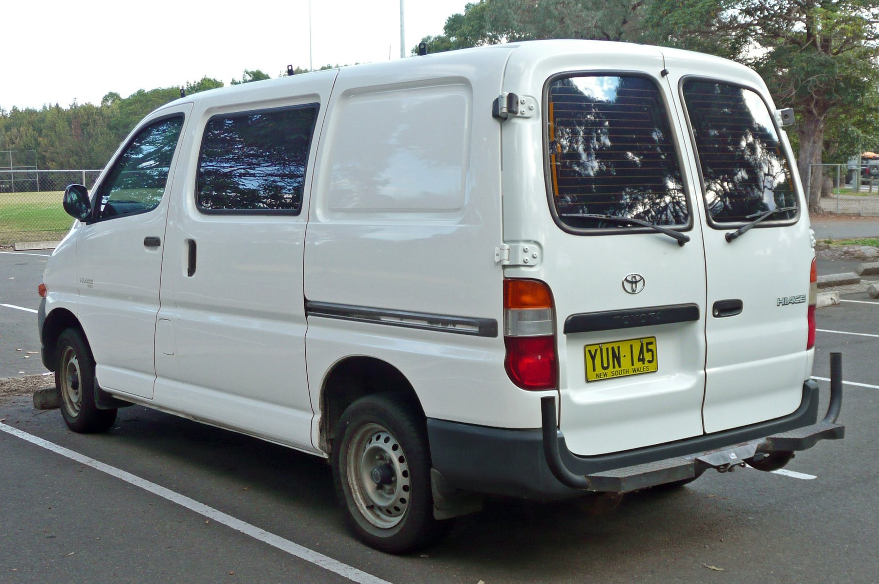 Van Toyota HIACE 2.5 D-4D 95 LANG SOD
