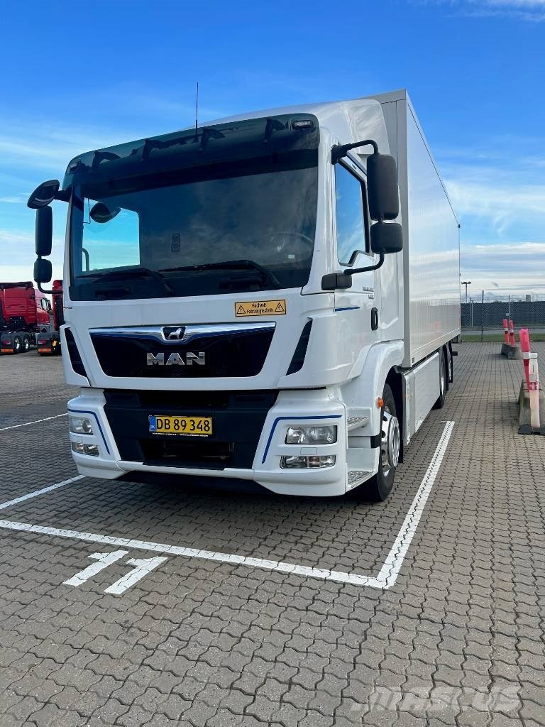 Truck MAN 26.360 6X2-4 LL EEV