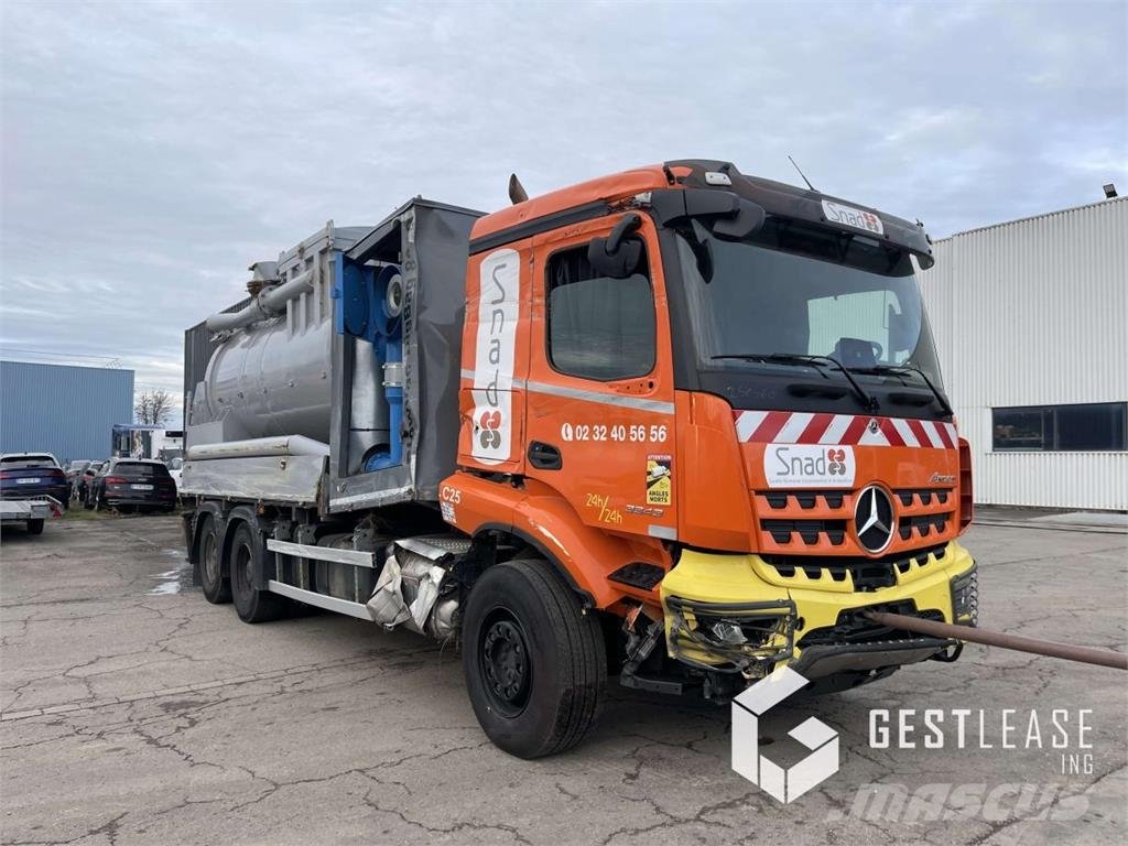 Truck Mercedes Benz AROCS 3343
