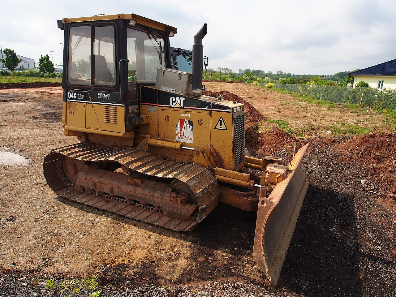 Mining machine Caterpillar D4C LGP Series II Crawler