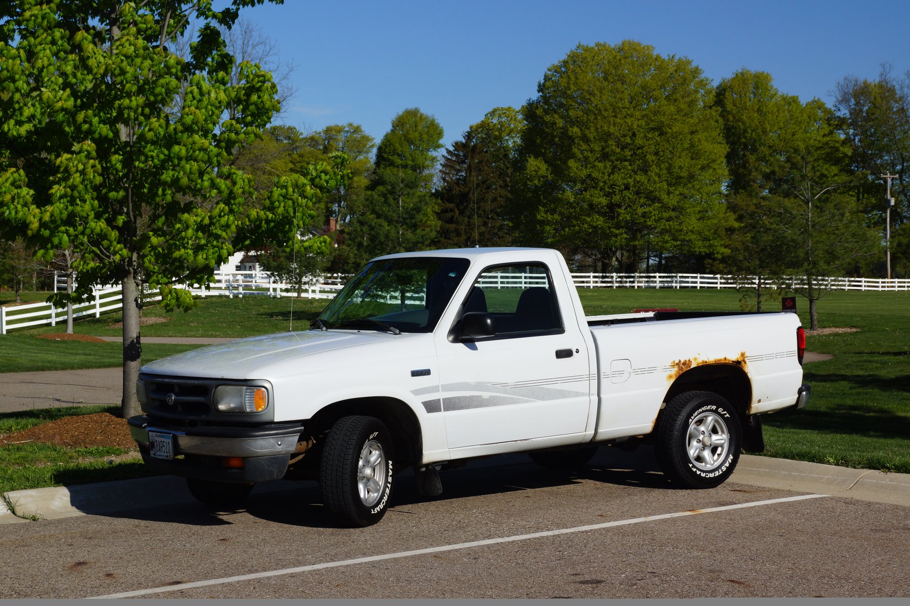 Samochód dostawczy Mazda B 2300 PICK UP