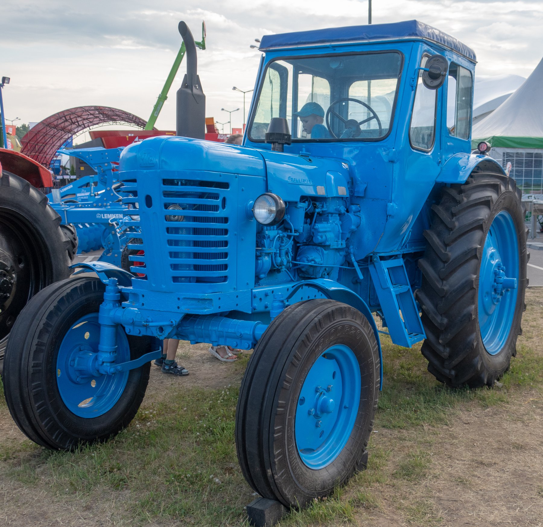 Tractor Belarus MTZ-50/2360