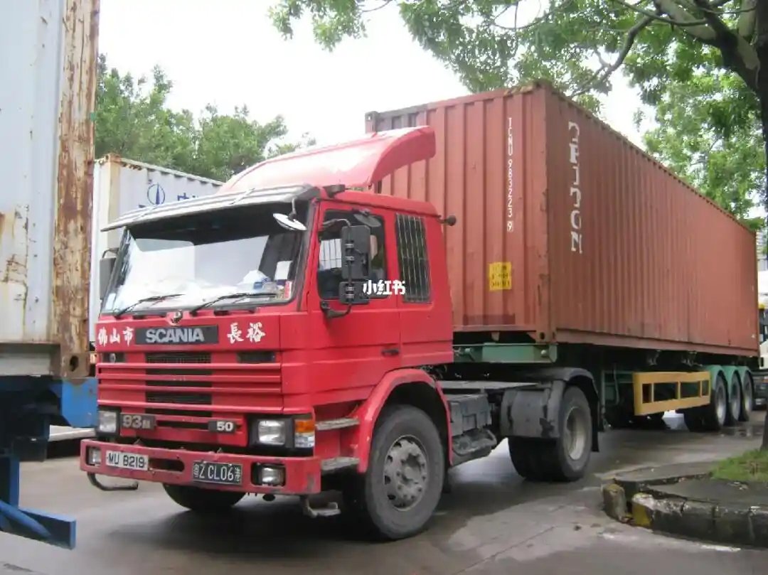 Samochód ciężarowy Scania 93M