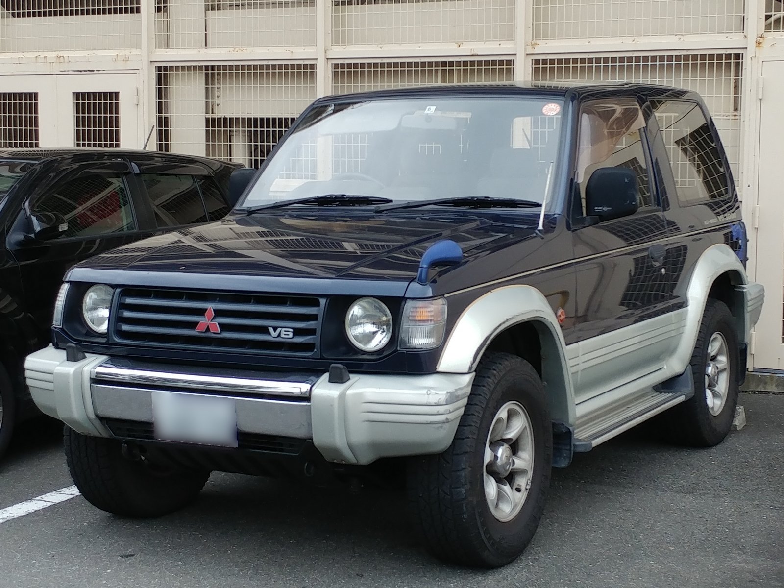 Van Mitsubishi V20