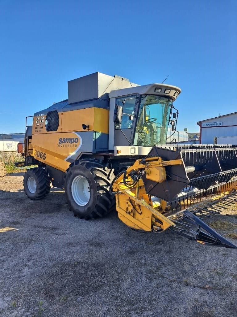 Harvester Sampo Rosenlew SR 3065 L