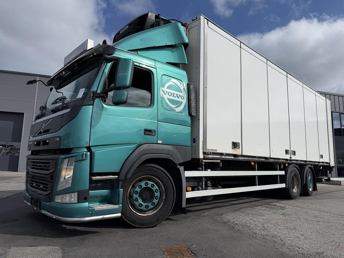 Lastwagen Volvo FM 330 6X2