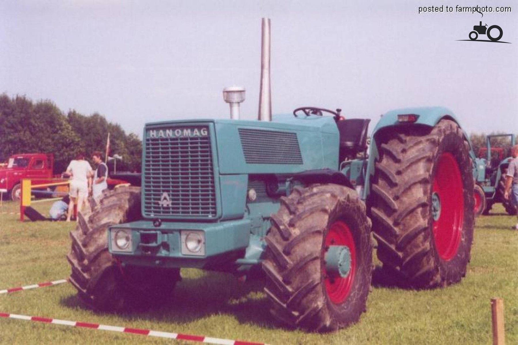 Traktor Hanomag Robust 900