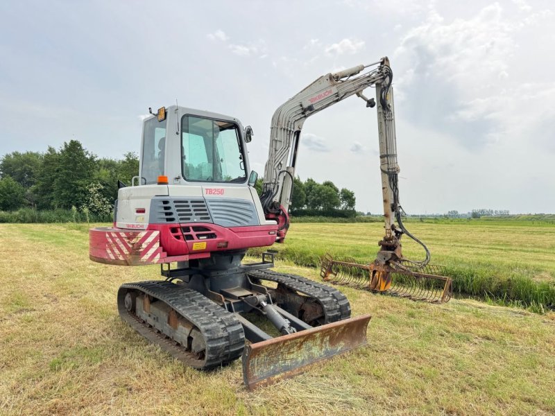 Takeuchi TB025