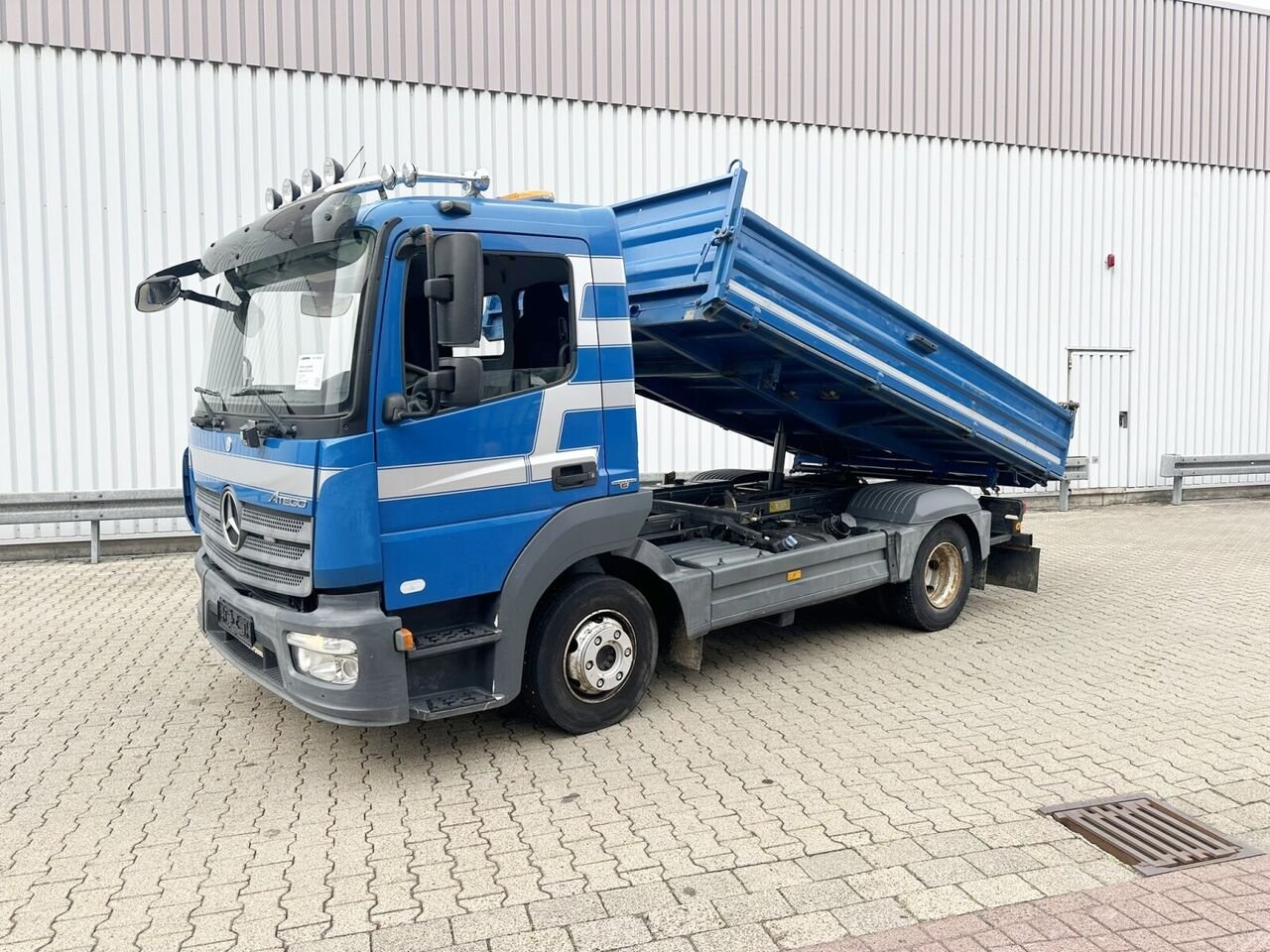 Truck Mercedes Benz ATEGO 823 L