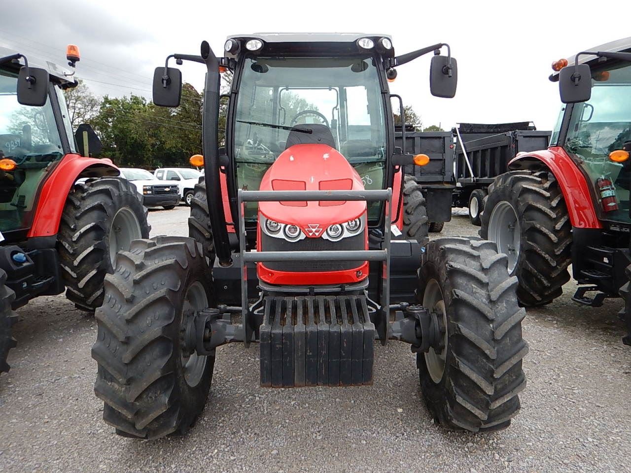 Traktor Massey Ferguson 5612 4WD