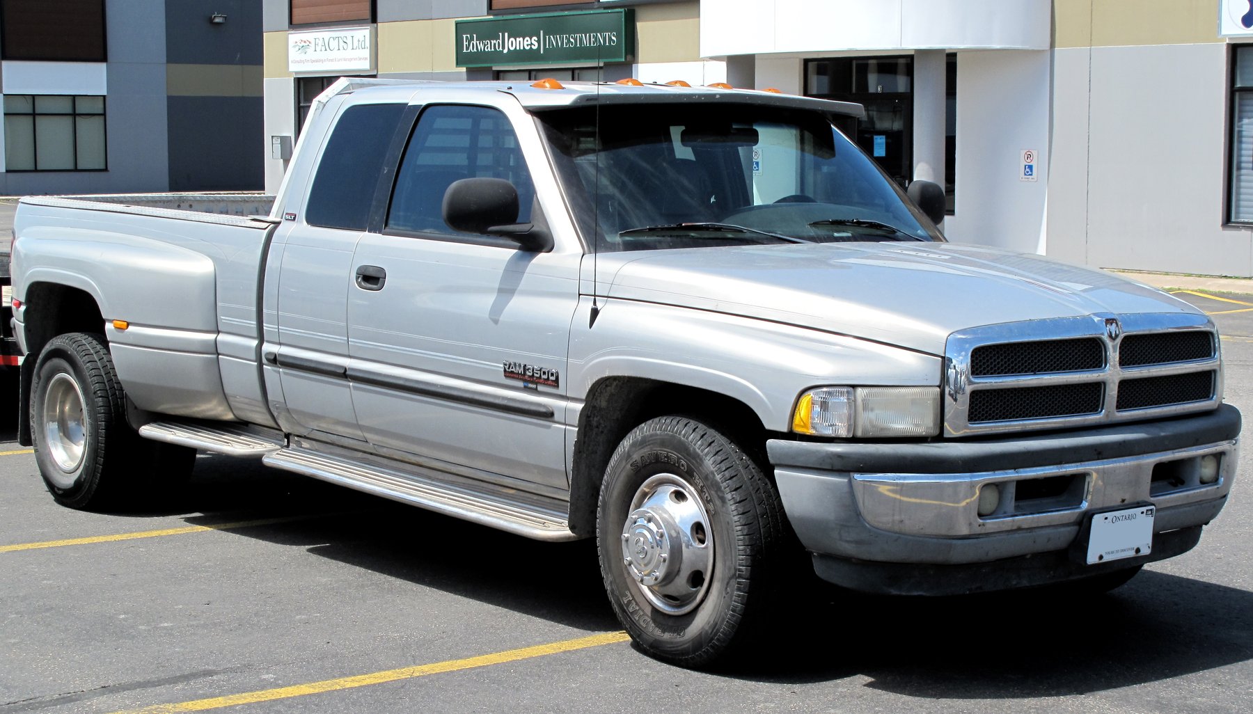 Truck Dodge RAM 3500 SLT