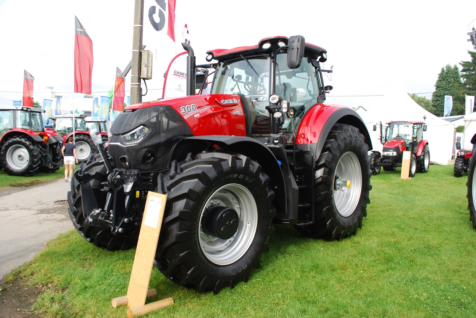 Case IH OPTUM 300 (2018-Present)