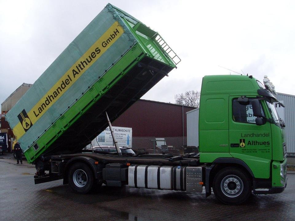 Truck Volvo FH12-6X2R