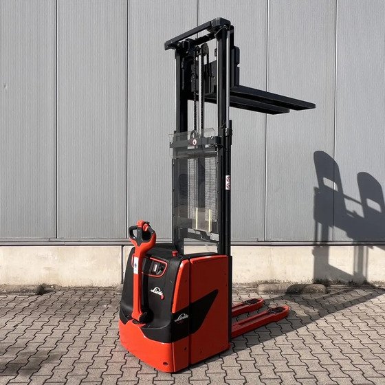 Pallet truck Linde L20i/1173 (Lack neu)