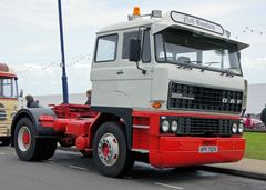 DAF 2-AXLE + ARTIC TRACTOR