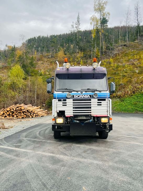 Lastwagen Scania R143 HL6X2