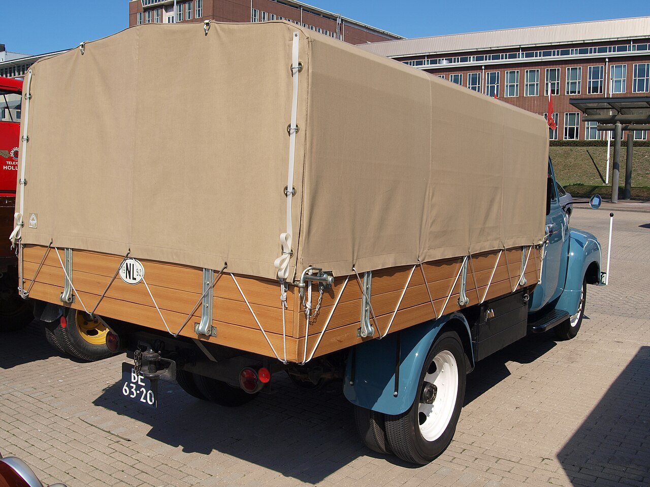Van Opel 1,75T-330-52