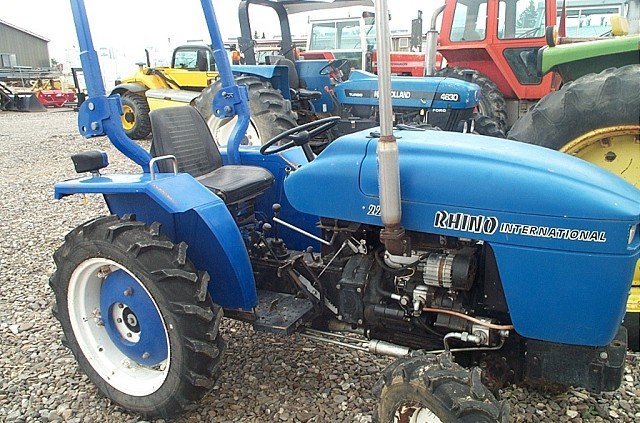 Tractor Rhino 2224