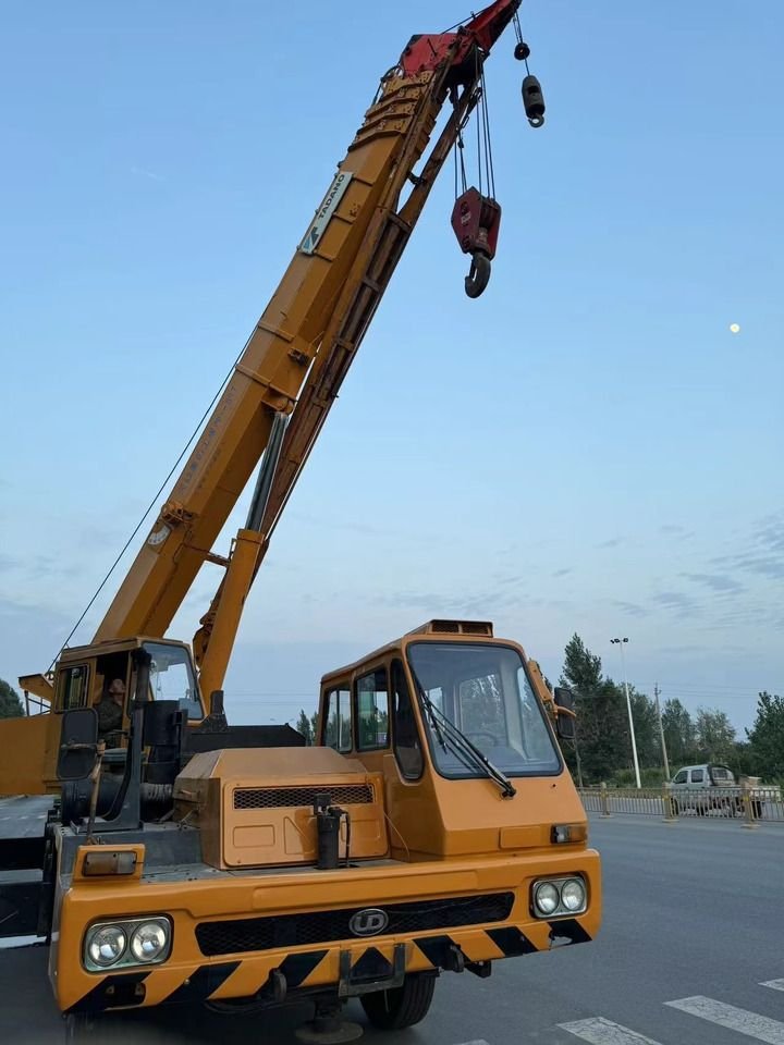 Mobile & rough terrain cranes Tadano TG500E