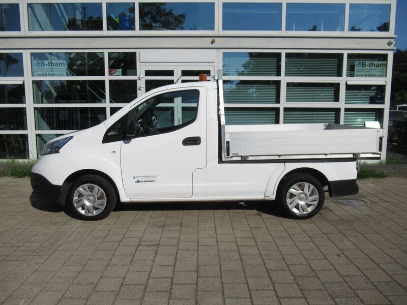 Van Nissan DOUBLE CAB PICKUP 2.5