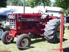 International Harvester FARMALL-1466