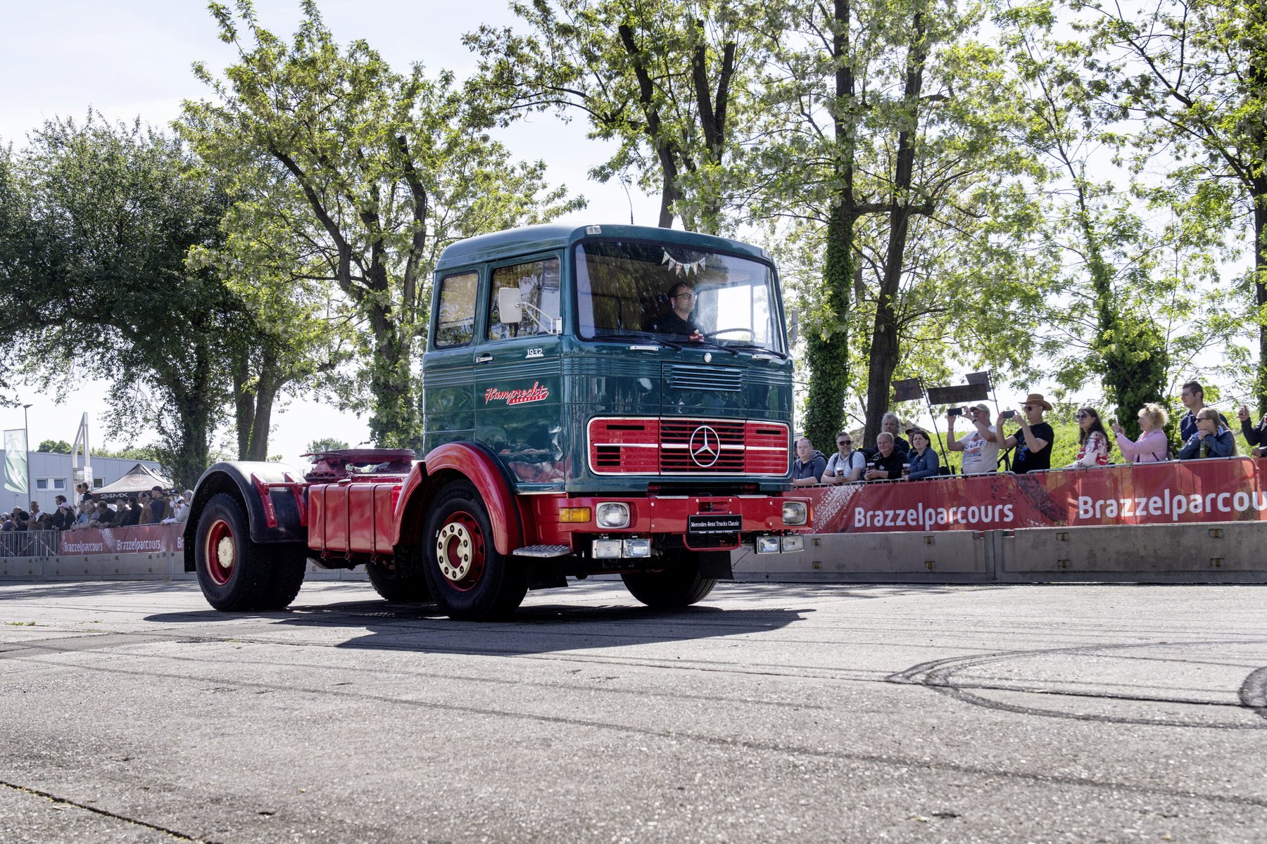 Lastwagen Mercedes Benz 716