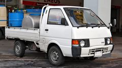 Nissan C22