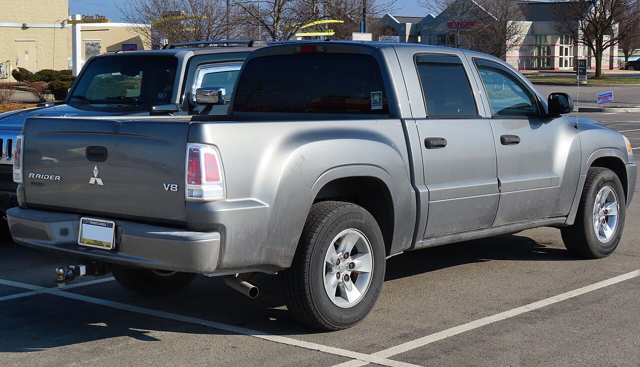 Van Mitsubishi MITSUBISHI RAIDER