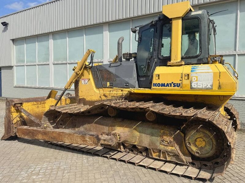 Mining machine Komatsu D65E-12 Crawler