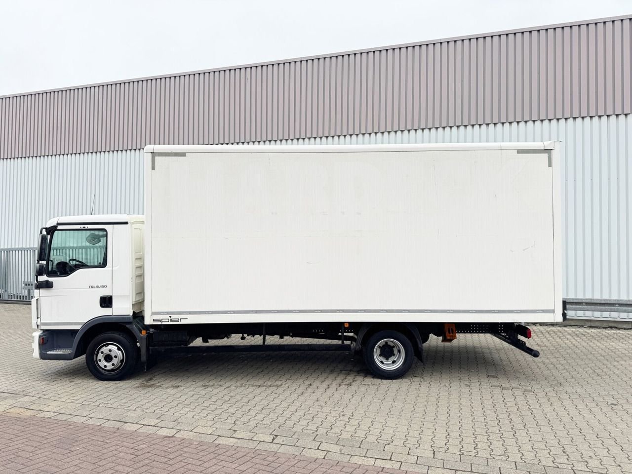 Truck Volvo 9 4X2R FAL8.0 RAD-A4