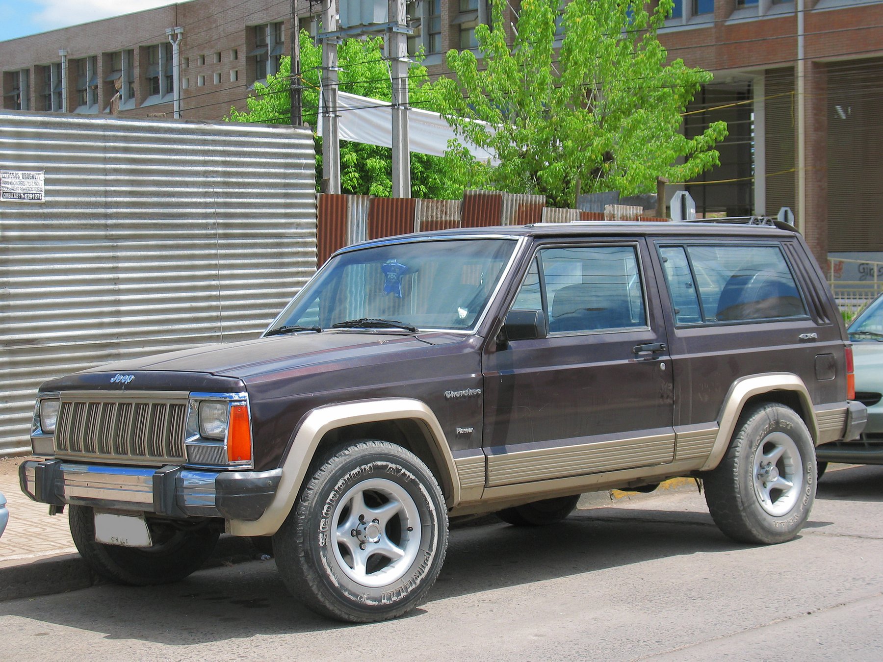 Van Jeep CHEROKEE 4.0 I LTD AUT.