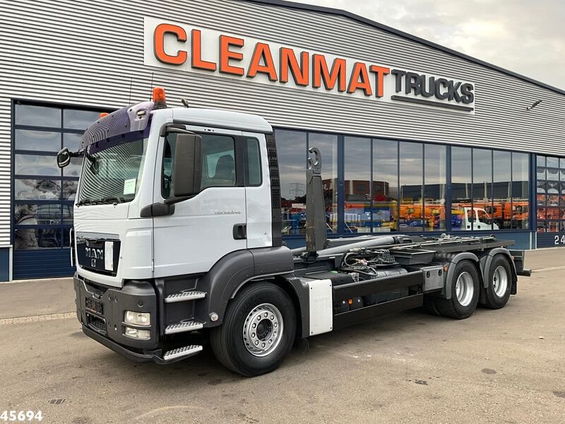 Truck MAN TGS 26.440 6X4H-2 BL