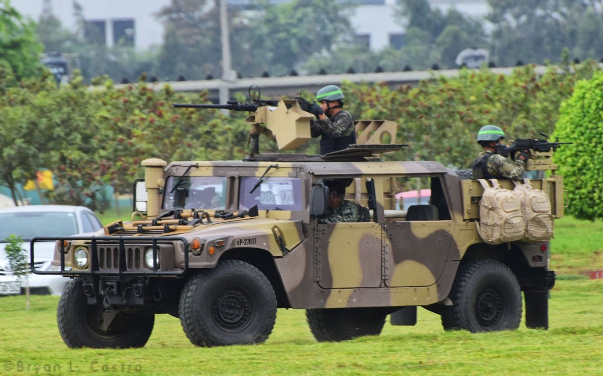 Truck Am General M1165A1