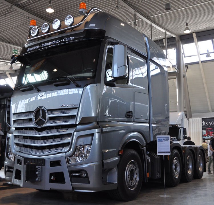 Lastwagen Mercedes Benz 930.16
