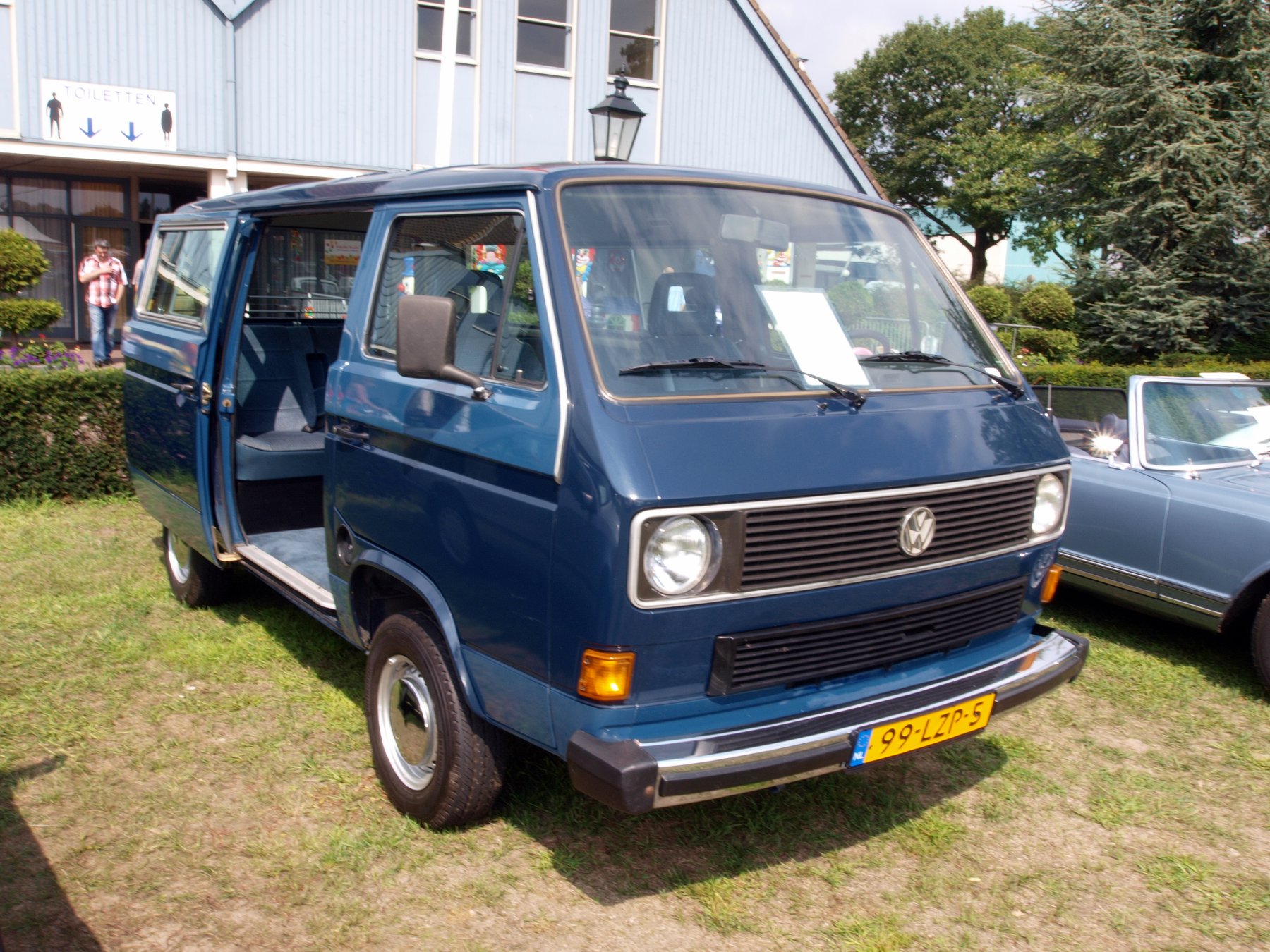 Van Volkswagen CARAVELLE SYNCRO-2.4D-70X1C-2-KOMBI-PH