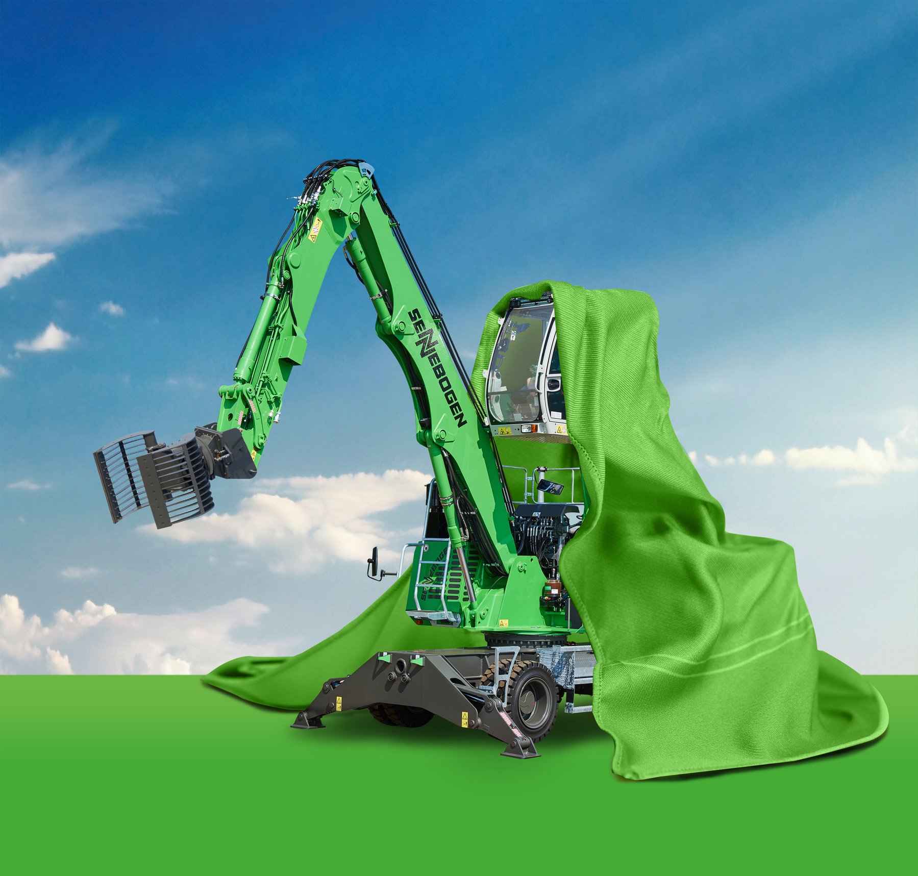 Crane Sennebogen Compact material handler for port handling