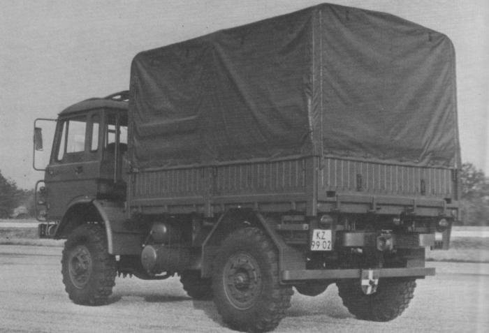 Lastwagen DAF YA 2443